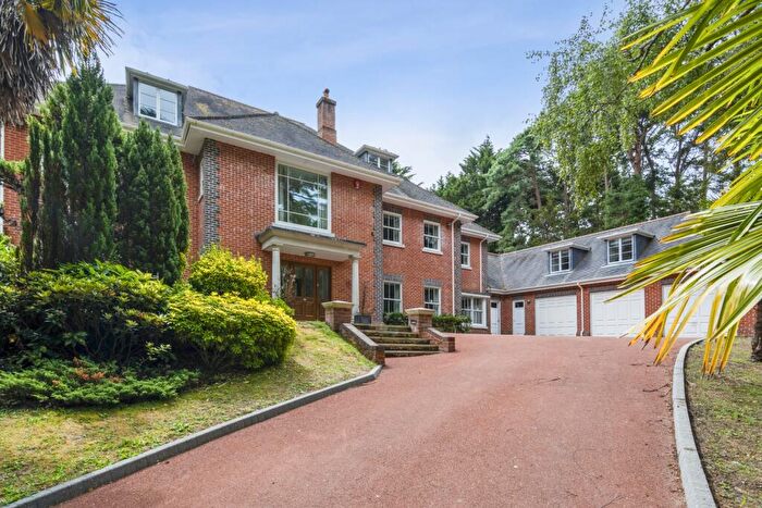 6 Bedroom Detached House To Rent In Western Avenue, Poole, Dorset, BH13