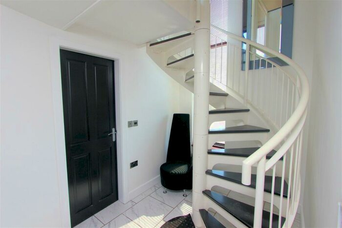 1 Bedroom Detached House To Rent In Huddersfield Road, Ingbirchworth, Sheffield, South Yorkshire, S36