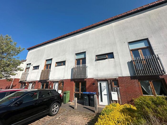 3 Bedroom House To Rent In Great Mead, Chippenham, SN15