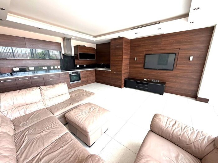 2 Bedroom Flat To Rent In St. Anns Road, Harrow, HA1