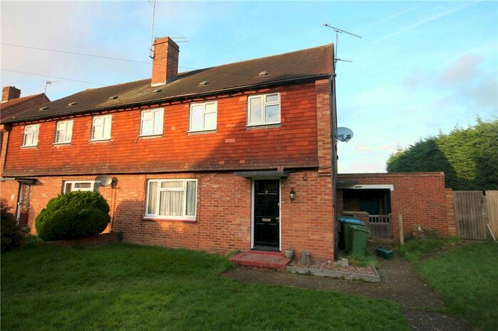 2 Bedroom Maisonette To Rent In Wyndham Avenue, Cobham, KT11