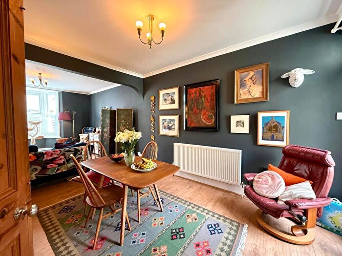 3 Bedroom Semi Detached House For Sale In Ashford Road, Old Town, Swindon, SN1