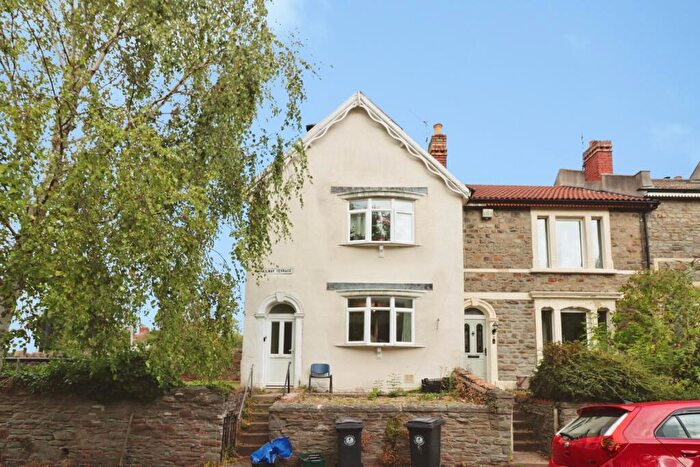 3 Bedroom End Of Terrace House For Sale In Railway Terrace, Bristol, BS16