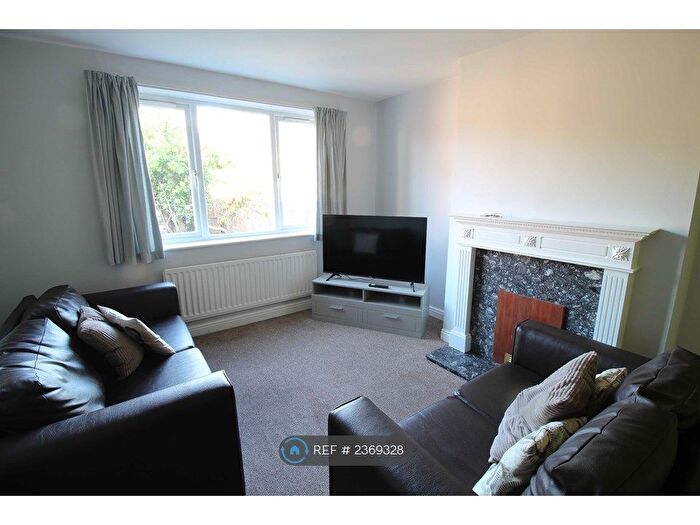 4 Bedroom End Of Terrace House To Rent In Seventh Avenue, York, YO31