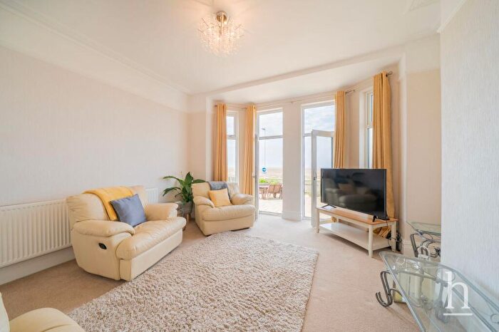 1 Bedroom Flat For Sale In North Parade, Hoylake, CH47