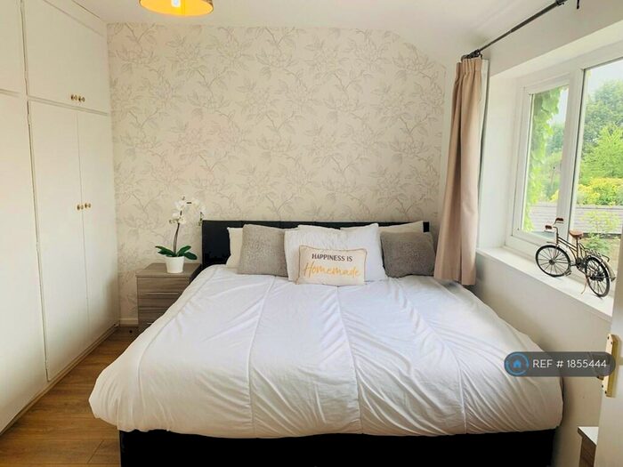 4 Bedroom Semi-Detached House To Rent In Long Reach Road, Cambridge, CB4