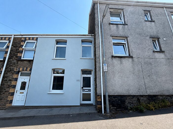 3 Bedroom Terraced House To Rent In Brook Street, Skewen, SA10