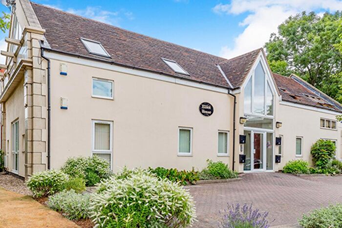 2 Bedroom Flat To Rent In Shenley Road, Loughton, Milton Keynes, MK5