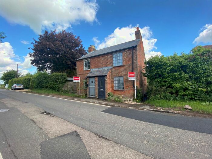 4 Bedroom Property For Sale In Main Street, Bishopstone, Aylesbury, HP17