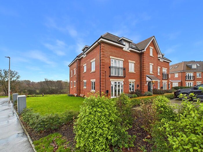 2 Bedroom Flat To Rent In Honey Bee Street, Calcot, RG31