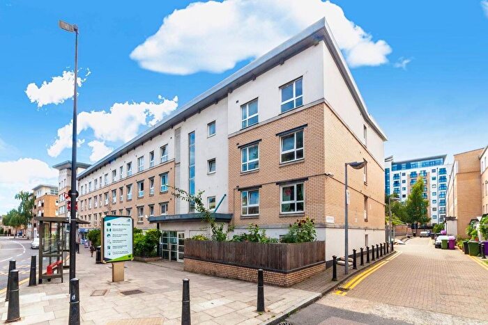 2 Bedroom Flat To Rent In Westferry Road, London, E14