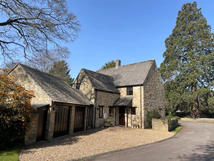 3 Bedroom Detached House For Sale In The Whitmores, Lower Slaughter, GL54