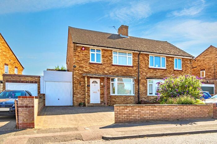 3 Bedroom Semi-Detached House For Sale In Putnoe Heights, Bedford, MK41
