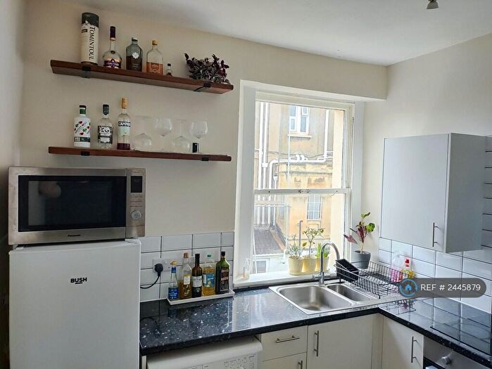2 Bedroom Flat To Rent In Cotham Brow, Bristol, BS6