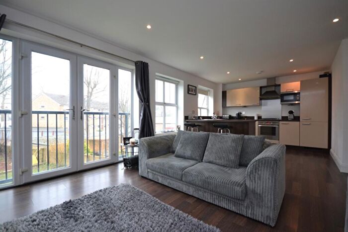 2 Bedroom Flat To Rent In Plaistow Lane Bromley, BR1