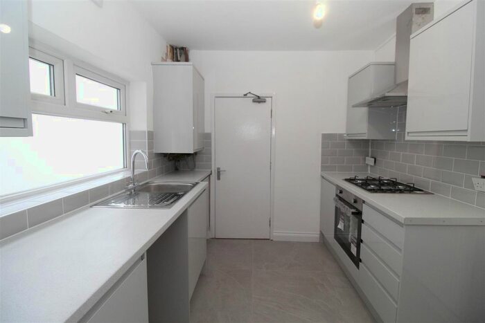 4 Bedroom Property To Rent In Robert Street, Cathays, Cardiff, CF24