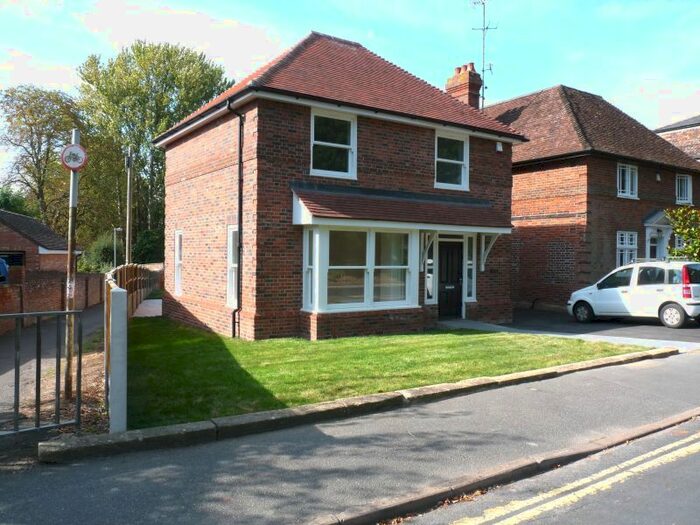 3 Bedroom Detached House To Rent In The Park, Yeovil, BA20
