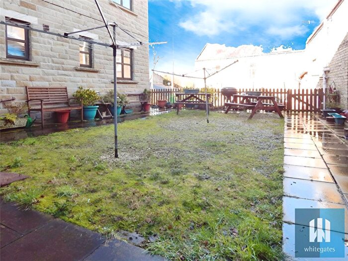1 Bedroom Flat To Rent In Tunnel Street, Netherton, Huddersfield, West Yorkshire, HD4