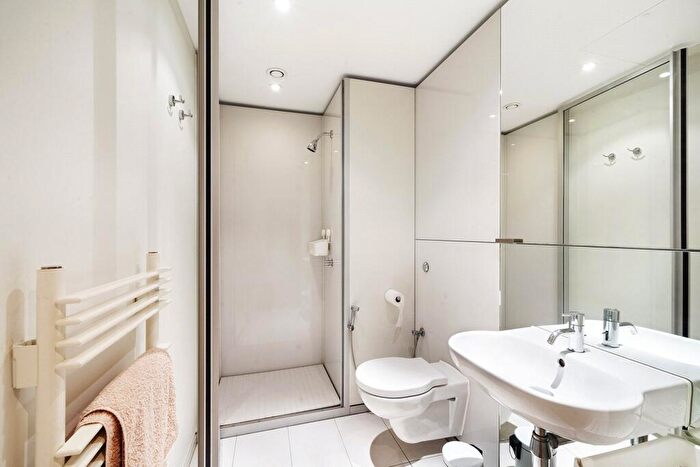 2 Bedroom Apartment To Rent In Hester Road, London, SW11