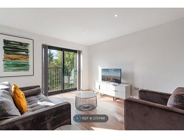 1 Bedroom Flat To Rent In Hendon Way, London, NW4