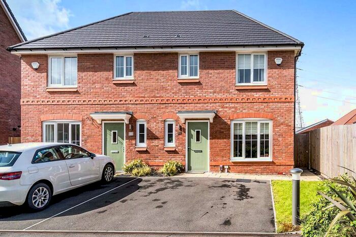 3 Bedroom Semi-Detached House To Rent In Chenille Close, Worsley, Manchester, Greater Manchester, M28