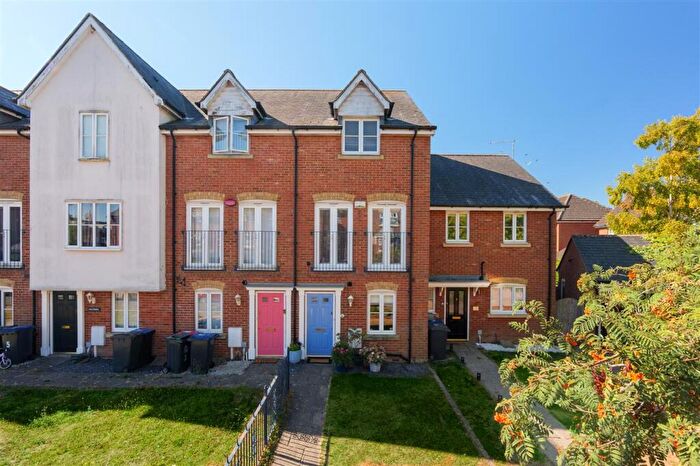 3 Bedroom Terraced House For Sale In Godfrey Gardens, Chartham, CT4