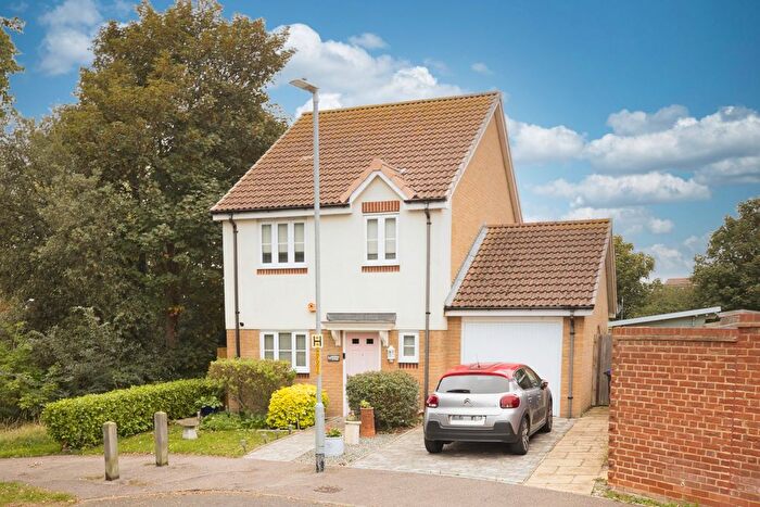 3 Bedroom Detached House For Sale In Hereson Road, Broadstairs, Kent, CT10