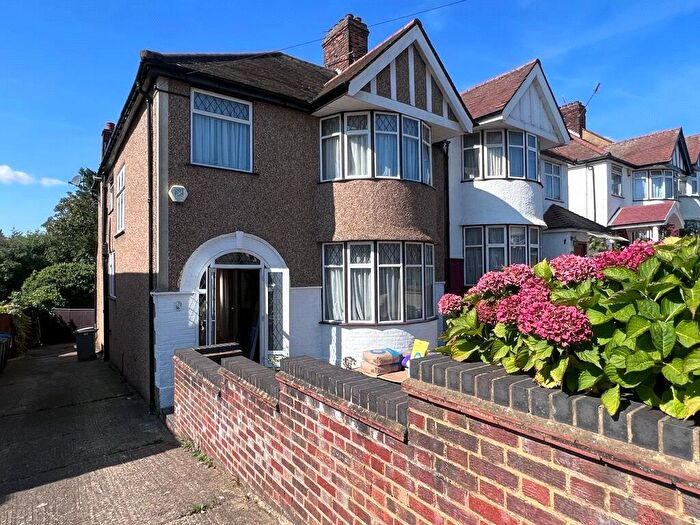 4 Bedroom Semi Detached House To Rent In Randall Avenue, Dollis Hill Lane, London, NW2