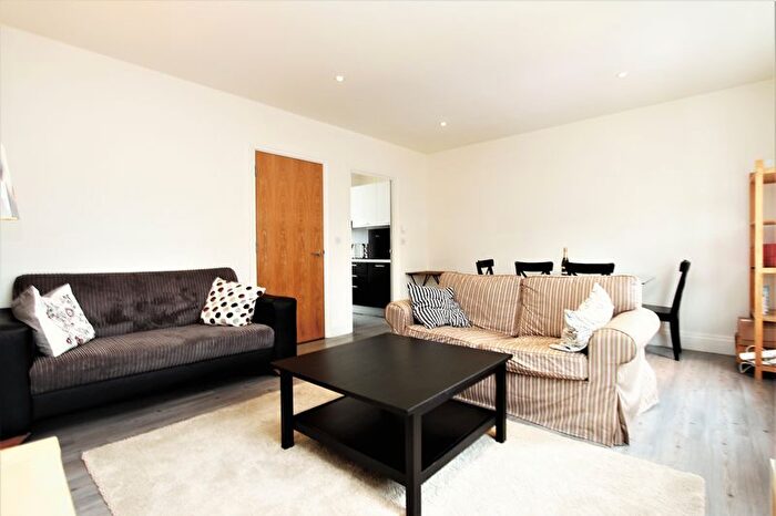 2 Bedroom Flat To Rent In Seven Sisters Road, Finsbury Park, N4
