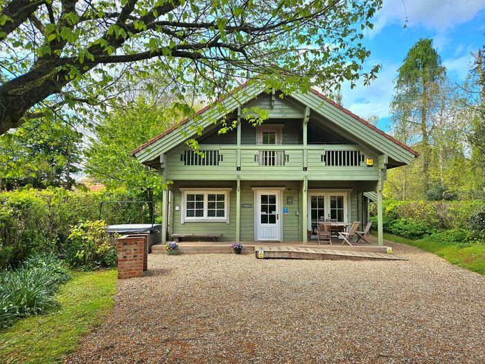 2 Bedroom Lodge For Sale In Parsonage Lane, Kingston St. Mary, Taunton, TA2