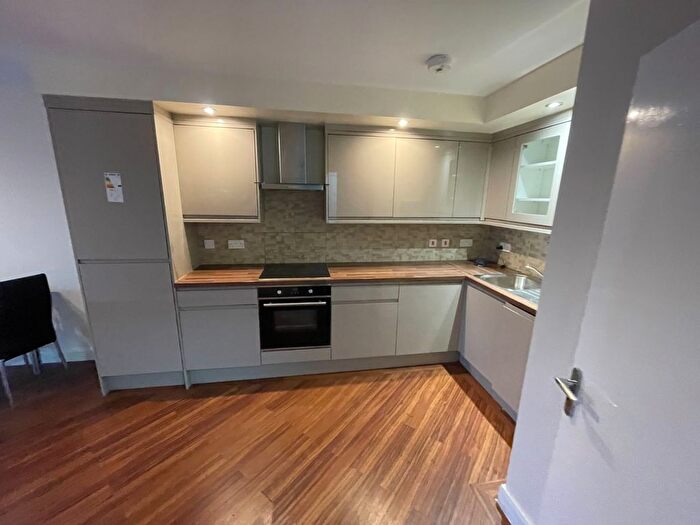 1 Bedroom Flat To Rent In Saddlers Place, Hounslow, TW3