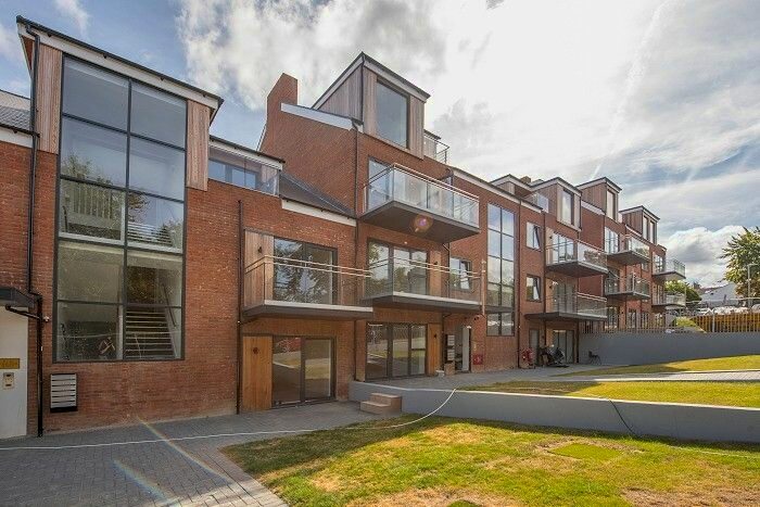 2 Bedroom Flat To Rent In Steeplands, Bushey, WD23