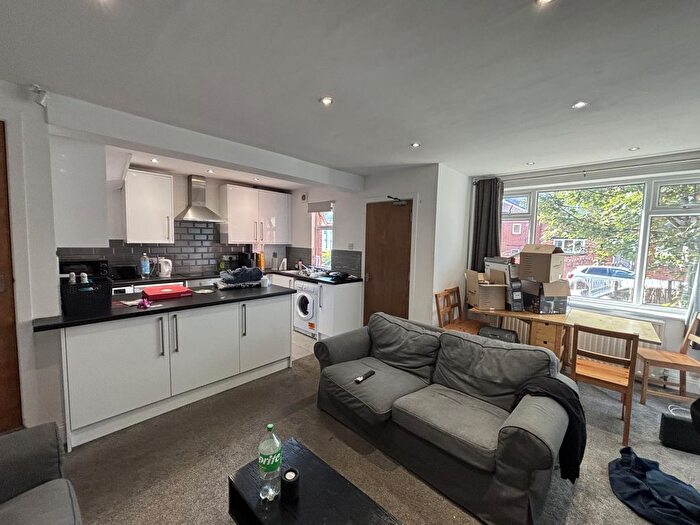 3 Bedroom Semi-Detached House To Rent In Hessle Avenue, Leeds, LS6