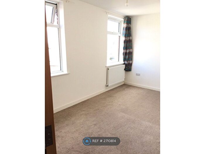 2 Bedroom Flat To Rent In Ashbourne House, Bristol, BS5