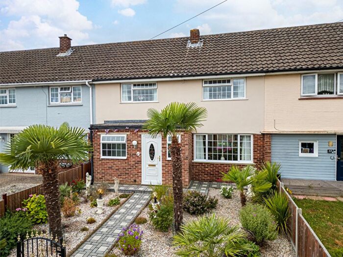 3 Bedroom Terraced House For Sale In Scott Road, Gravesend, Kent, DA12