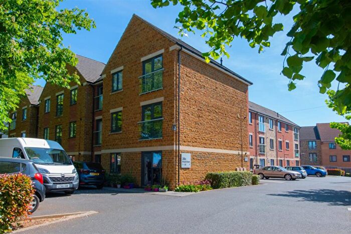 1 Bedroom Apartment For Sale In Broad Green, Wellingborough, NN8