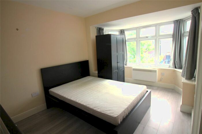 1 Bedroom Studio To Rent In Bideford Avenue, Perivale, Greenford, UB6