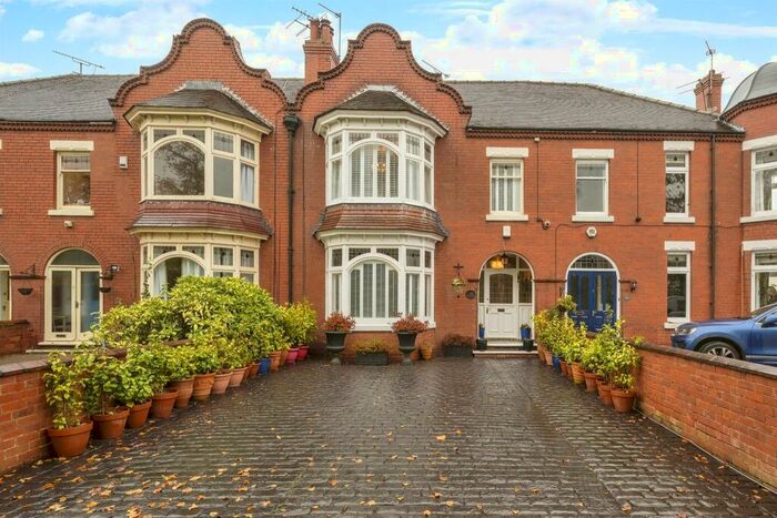 4 Bedroom Terraced House For Sale In Town Moor Avenue, Town Moor, Doncaster, DN2