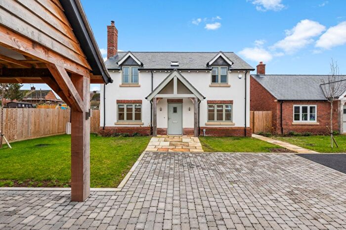 4 Bedroom Detached House For Sale In Benfield Close, Northend, Southam, CV47