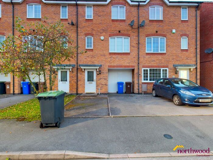 4 Bedroom Town House To Rent In Godwin Way, Stoke-on-Trent, ST4