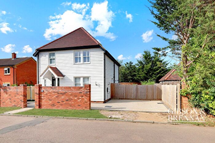 3 Bedroom Detached House For Sale In Pound Lane, Basildon, SS15