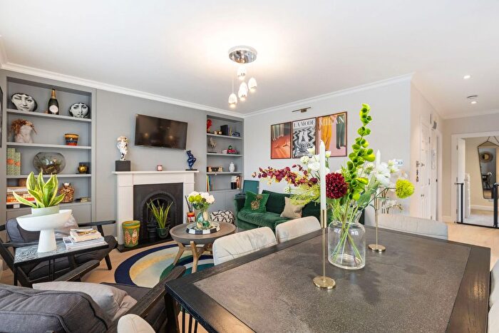 2 Bedroom Flat For Sale In Church Road, Richmond, Surrey, TW9