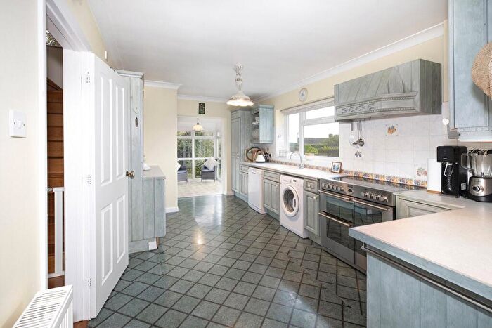 4 Bedroom Detached House For Sale In The Close, School Lane, Southam, Gloucestershire, GL52