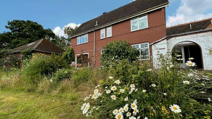 5 Bedroom Property For Sale In Lansdown House, Hoggrills End Lane, Birmingham, West Midlands, B46