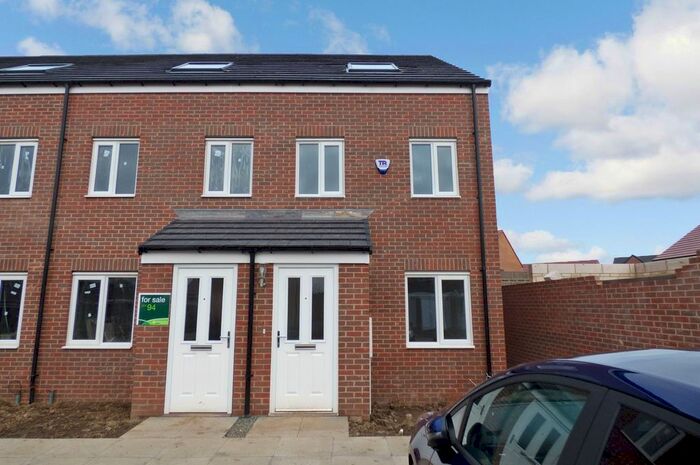 3 Bedroom Town House To Rent In Warkworth Way, Amble, Morpeth, NE65