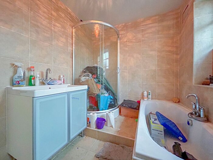 3 Bedroom Detached Bungalow For Sale In Ravensmore Road, Nottingham, Nottinghamshire, NG5