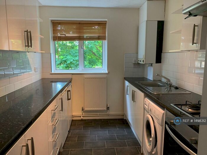 1 Bedroom Flat To Rent In Hillfield, Hatfield, AL10