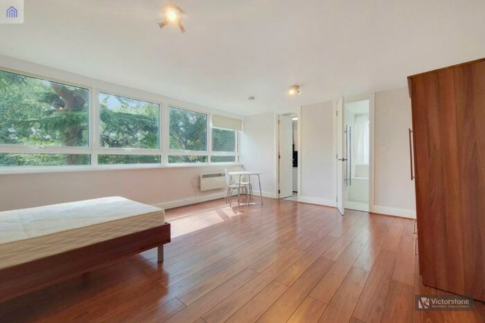 Studio To Rent In Hilltop House, Hornsey Lane, Hornsey, London, N6