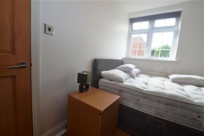 1 Bedroom Flat To Rent In Hartfield Road, Wimbledon, SW19