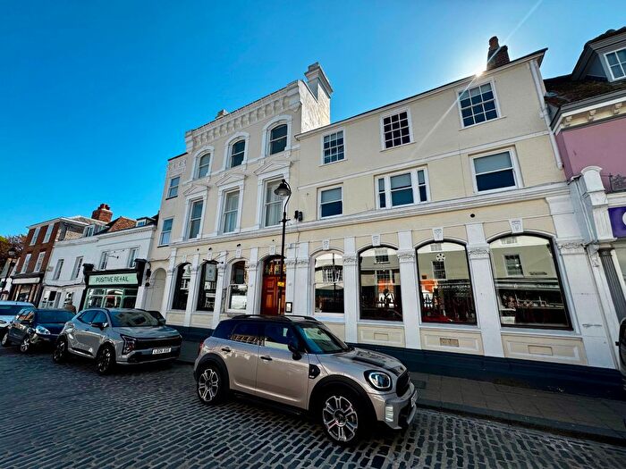 3 Bedroom Flat To Rent In Court Street, Faversham, ME13